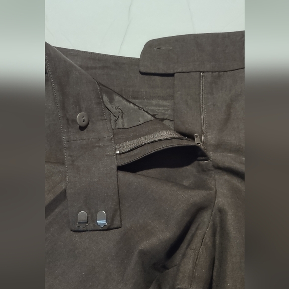 Loft Linen Blend Bermuda Shorts - Picture 4 of 9